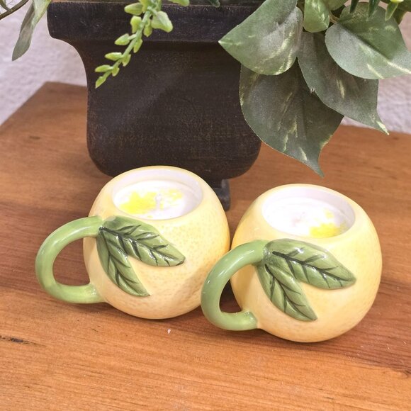 Super Cute Lemon Set of 2 Candles - Lightly Scented Soy Wax - New - Picture 1 of 4